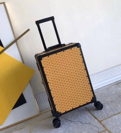 luggage restock high quality with cartoon 
550 dhs✅

Zain295
♥️♥️♥️