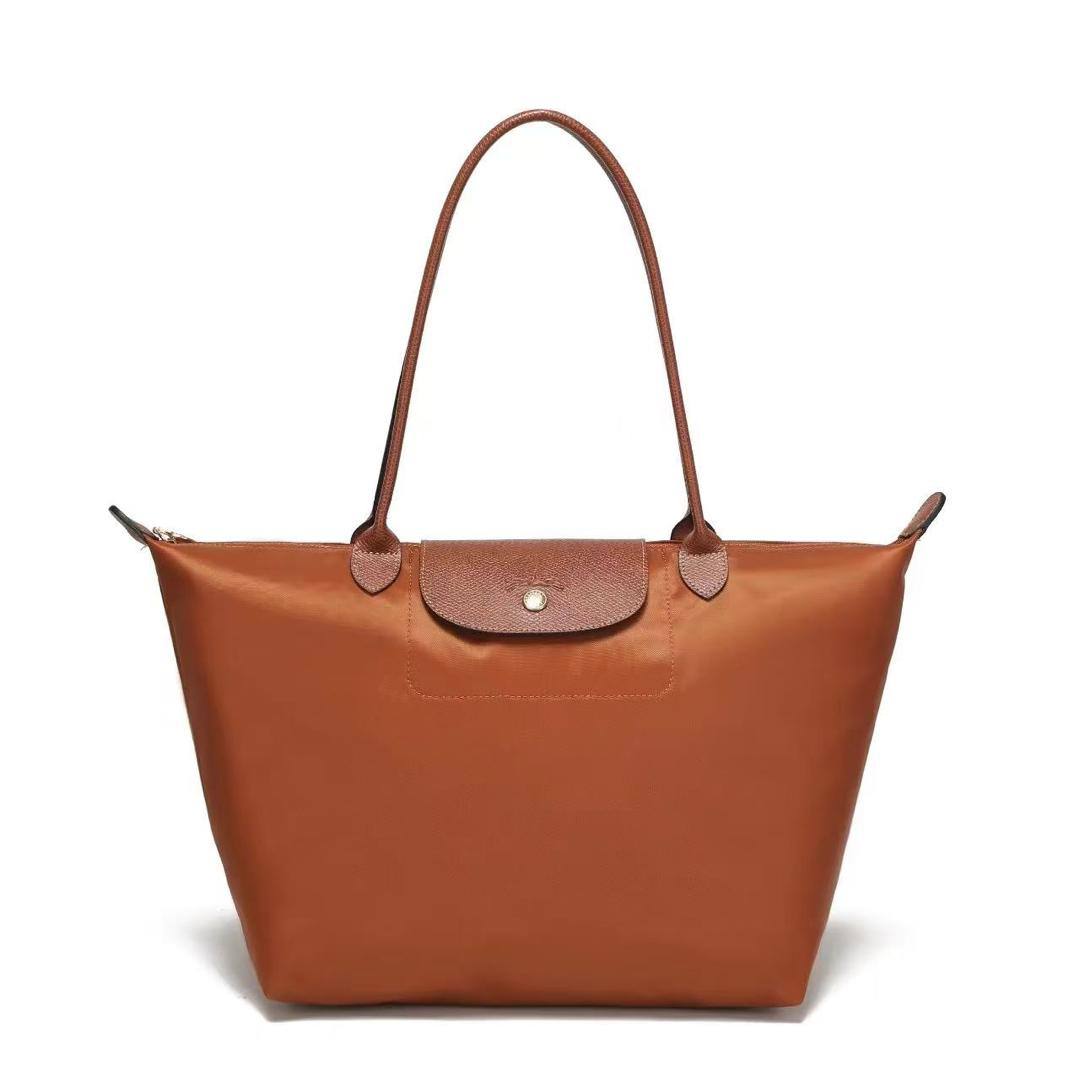 Long Champ
70 dhs✅
size 42cm

Zain26
♥️♥️♥️