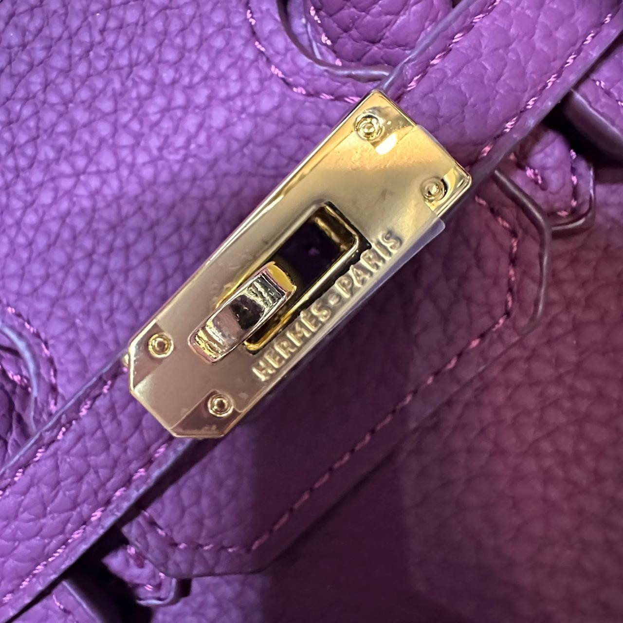 HERMES BIRKIN 
SMALL SIZE 
GOOD QUALITY 
WITH BOX 
🎁🎁🎁

95 dhs✅

Zain295
♥️♥️♥️