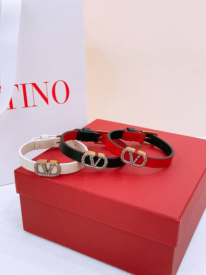 Valentino
💜*bracelet*💜
💜*Super master*💜
250 dhs🪙🖤

Zain160
♥️♥️♥️