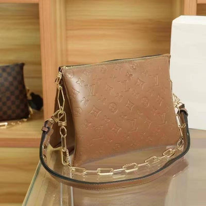 LV
110 dhs✅
Size27cm

Zain161
♥️♥️♥️