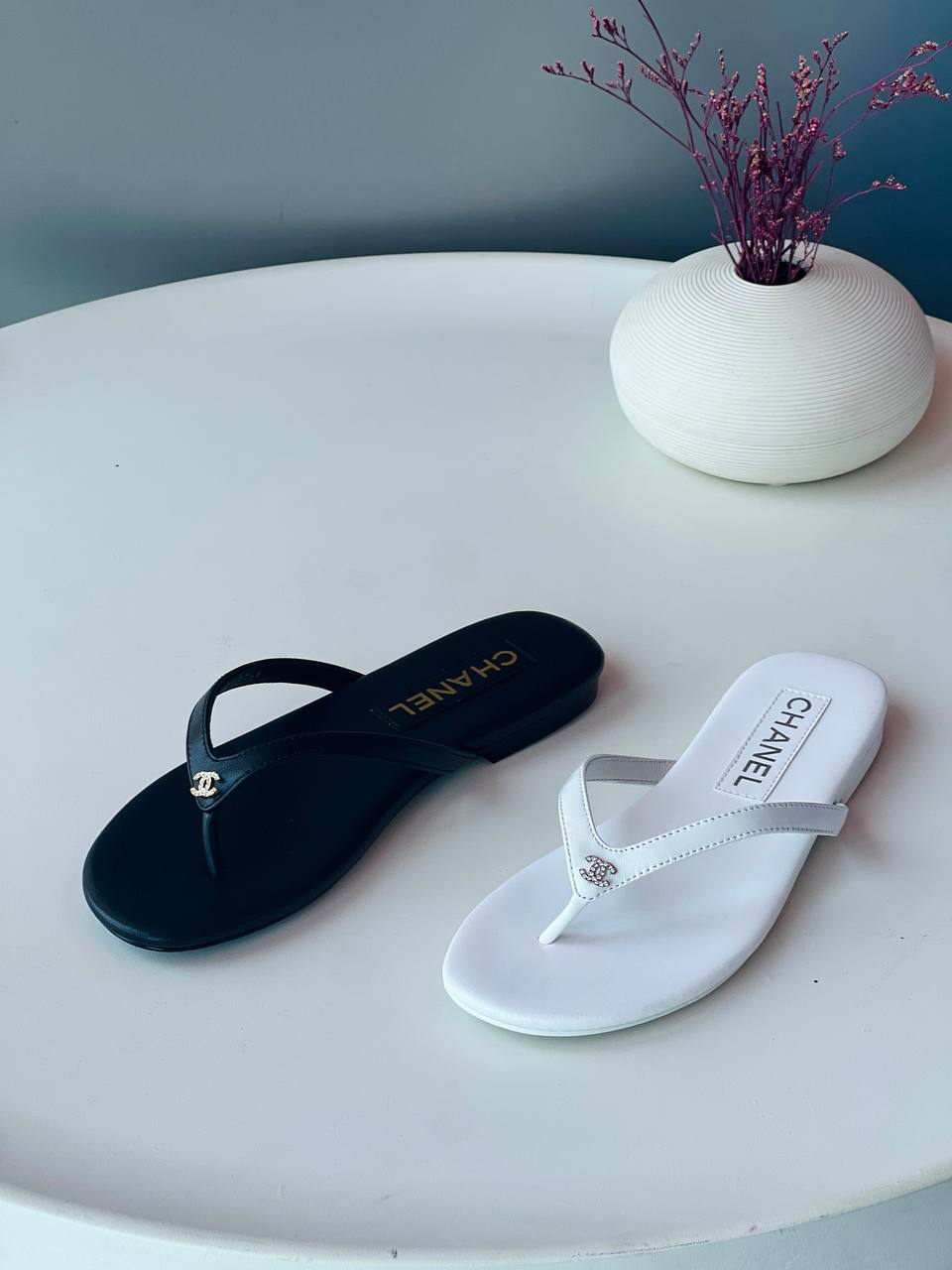 Chanel 🌴
Size 36-41
_Super master high quality_🪡
400 dhs💓

Zain176
♥️♥️♥️