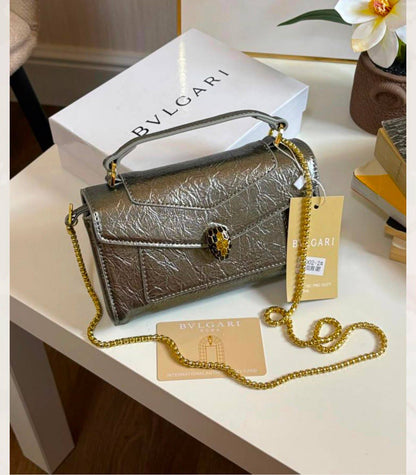 Bvlgari
105 dhs✅
Size：19CM
Good-quality with box

Zain35
♥️♥️♥️