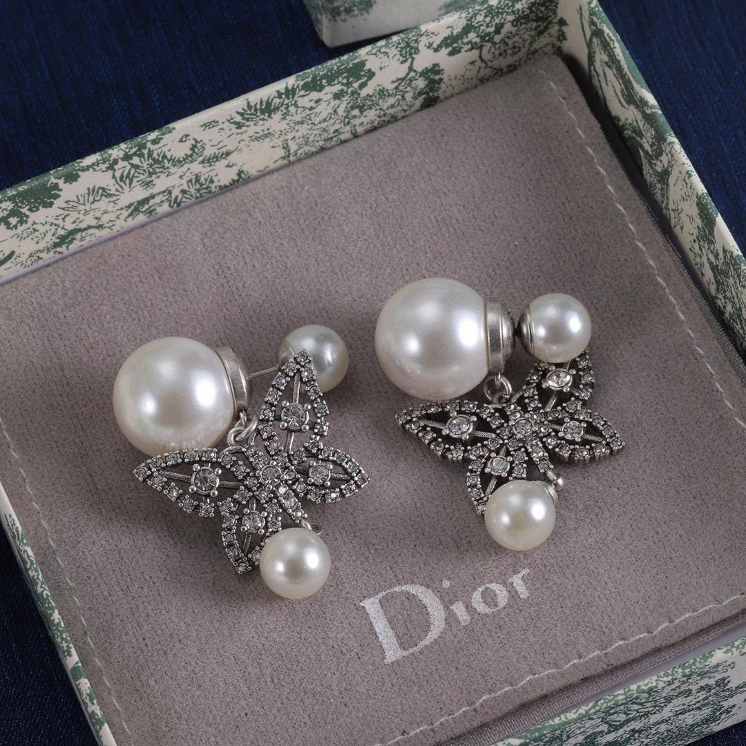 DIOR 
60 DHS🗽
MASTER 💫✨
With Box And Paper BAG
🛍️🎁

Zain89
♥️♥️♥️