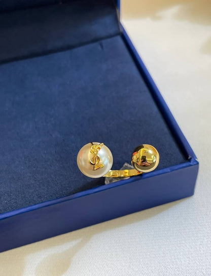 YSL ❤️‍🔥

Ring 💍 free size

Master quality 💯

With normal boxes 🗃️ 
100 DHS 🇦🇪🇦🇪🇦🇪

Zain216
♥️♥️♥️