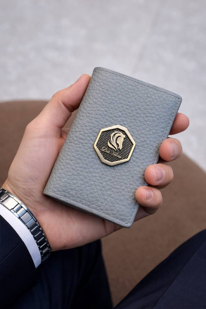 Louis Hilano wallet for men soft leather with box and paper bag 
90 dhs✅

Zain59
♥️♥️♥️