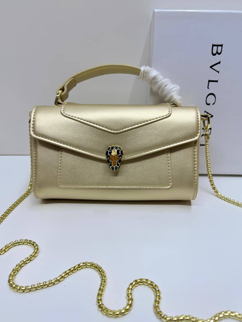 Bvlgari
110 dhs💓
with box
🎁🎁🎁

size 19×5×10cm

Zain213
♥️♥️♥️