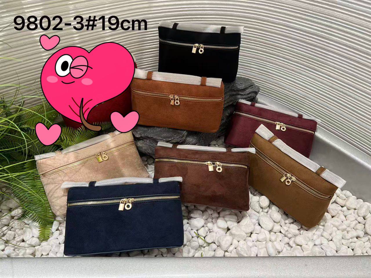 Loro Piana
85 dhs🪙🌨️
size：19cm
Good quality 

with box
🎁🎁🎁

Zain35
♥️♥️♥️