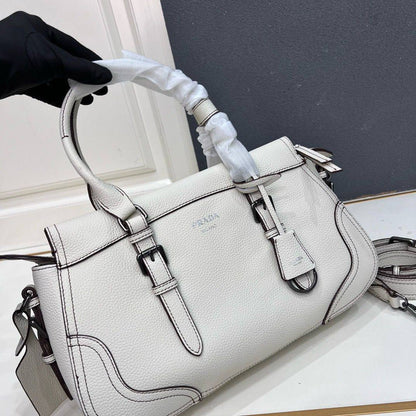 Prada 
Master
380 dhs🇦🇪🇦🇪
#35cm🩷🩷🙋‍♂️

Zain228
♥️♥️♥️