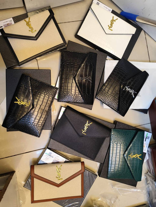 YSL
With box 🎁
70 dhs✅

Zain102
♥️♥️♥️