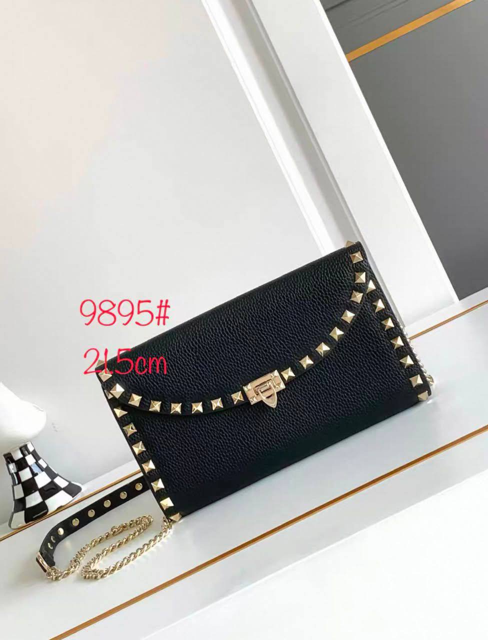 Valentino
110 dhs✅
High-quality with box

Zain35
♥️♥️♥️