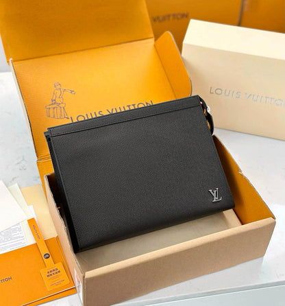 LOUIS VUITTON HAND BAG POUCH NEW CAME GOOD QUALITY WITH 
BOX 
95 dhs✅

Zain295
♥️♥️♥️