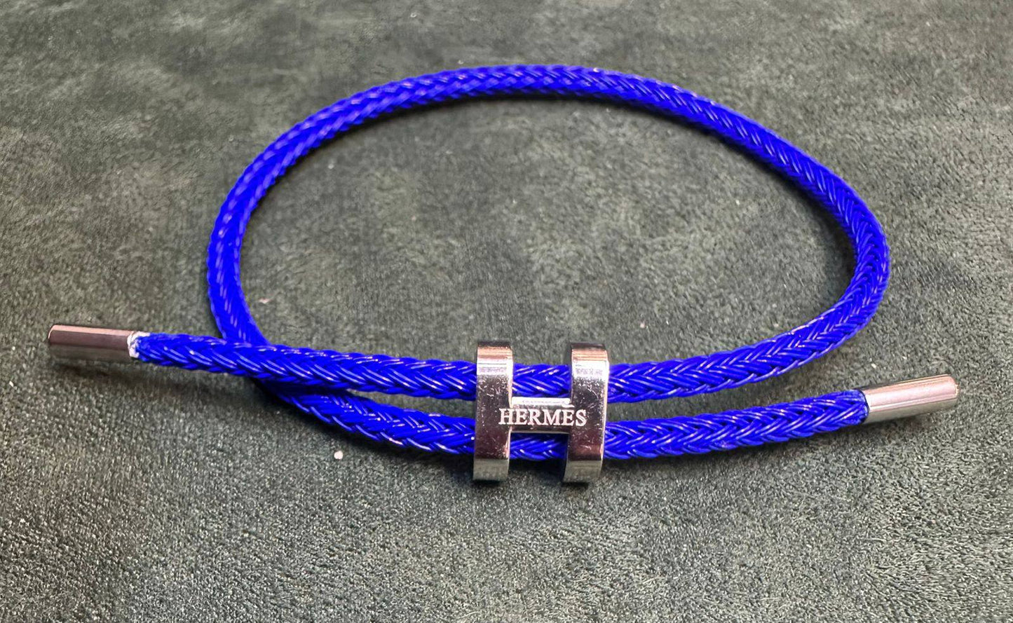 Hot moving 🔥🔥🔥 
Hermes UNISEX Bracelet. 
Water proof 💦💦💦
30 dhs❣️

Zain243
♥️♥️♥️