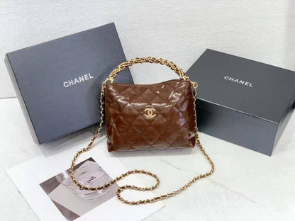 Chanel 24B
Size: 18 * 15 * 6 cm
80 dhs🪙🖤
with box🎁

Zain115
♥️♥️♥️