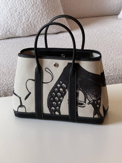 Hermes Gardenparty 30cm💕master quality😍

with box
🎁🎁🎁

460 dhs🪙💚

Zain52
♥️♥️♥️