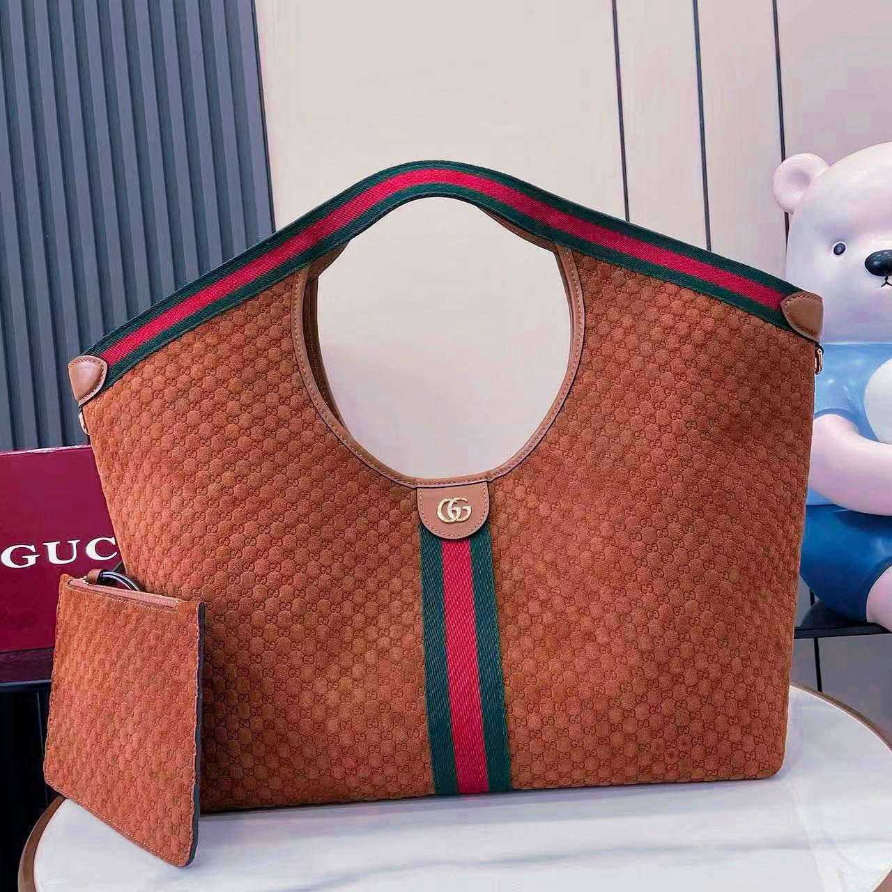 GUCCI 
COPY ONE
250 dhs💛

Zain295
♥️♥️♥️