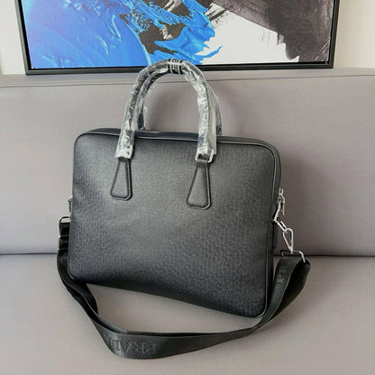 LV / PRADA
*Laptop bag💻*
*Master quality* 
450 dhs💓

Zain179
♥️♥️♥️