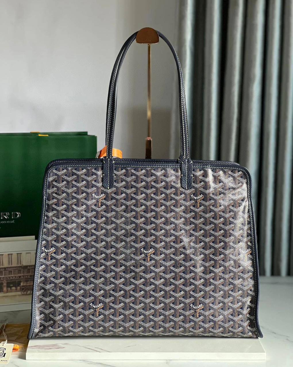 GOYARD 
COPY ONE NEW CAME 
220 dhs❤️

Zain39
♥️♥️♥️