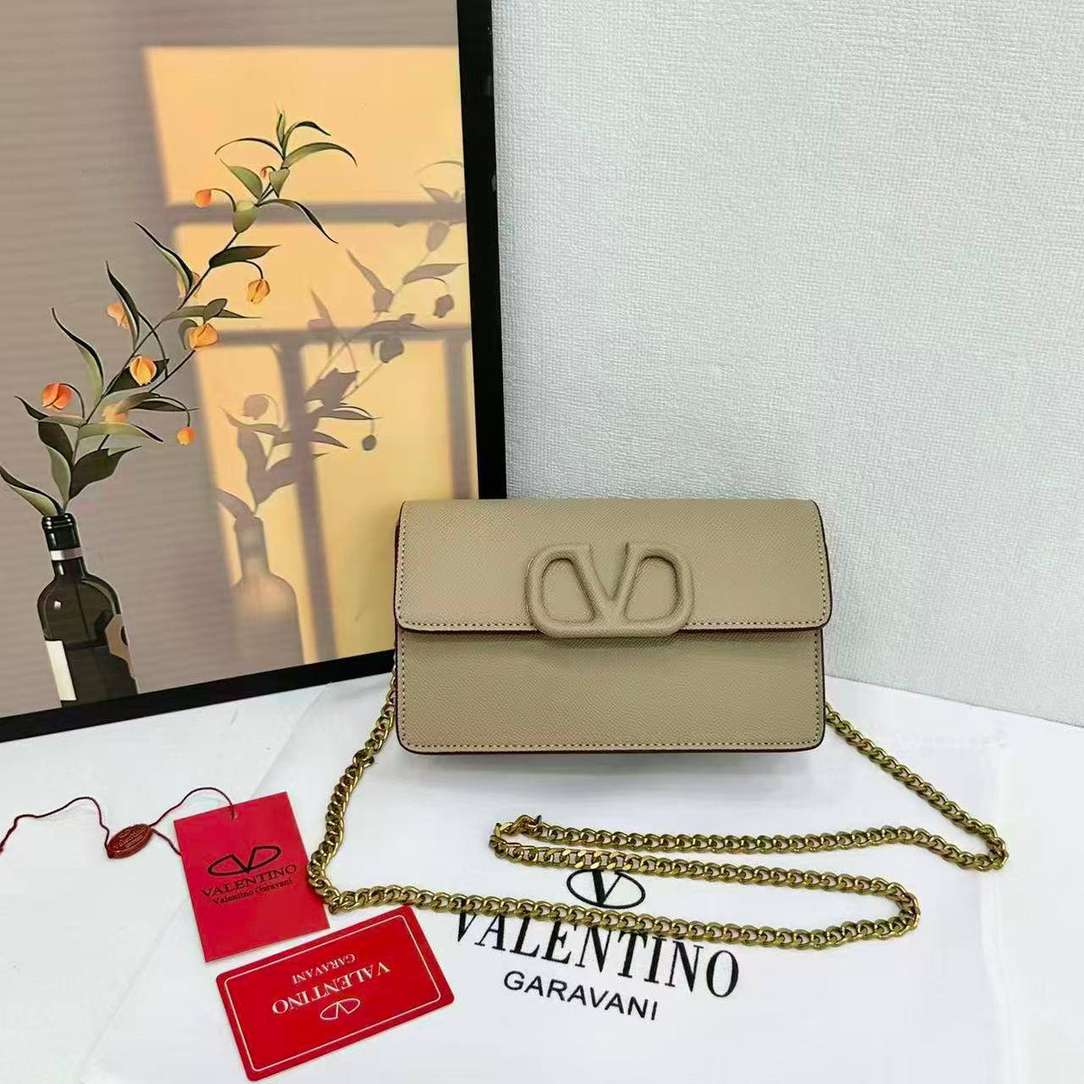 VALENTINO 

NEW CANE 
GOOD QUALITY 

SMALL SIZE 
WITH BOX 

110 dhs🇦🇪🇦🇪
Zain295
♥️♥️♥️