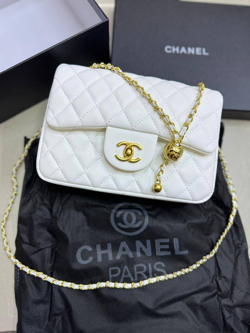 🌷 Chanel CF
1⃣️ First quality +🎁
Size : 22 * 16  cm
85 dhs✅
with box🎁

Zain115
♥️♥️♥️