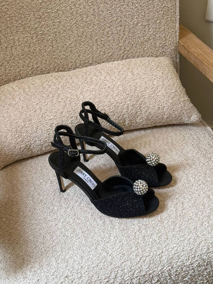 Jimmy Choo
✨ 𝐉𝐈𝐌𝐌𝐘 𝐂𝐇𝐎𝐎 ✨
✨ 𝐕𝐈𝐏 𝐐𝐮𝐚𝐥𝐢𝐭𝐲 ✨
✨ 𝐒𝐢𝐳𝐞𝐬: 𝟑𝟔 — 𝟒𝟏 ✨
450 dhs💓

Zain298
♥️♥️♥️