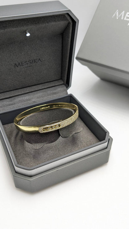 Messika Bangle

120 dhs👑

Zain210
♥️♥️♥️