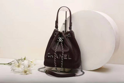 Chanel

100 dhs✅

with box’s
🎁🎁🎁

Zain290
♥️♥️♥️