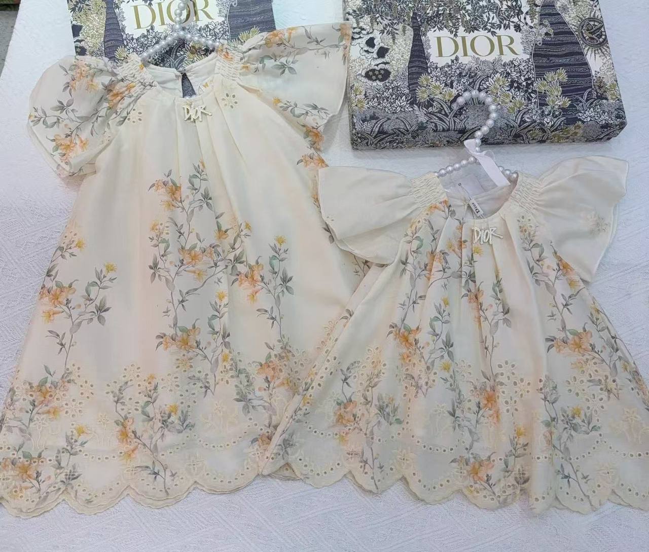 Dior
1-10y 
190 dhs✅

Zain151
♥️♥️♥️