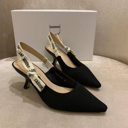 Dior
Size 37-42 
110 dhs🌺

Zain132
♥️♥️♥️