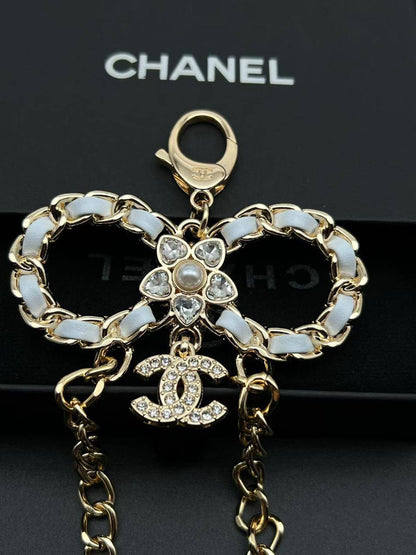 Key Chain 
Master quality 💯
With normal boxes 🗃️ 
50 dhs💓
With master box 📦 
65 dhs💓

Zain216
♥️♥️♥️