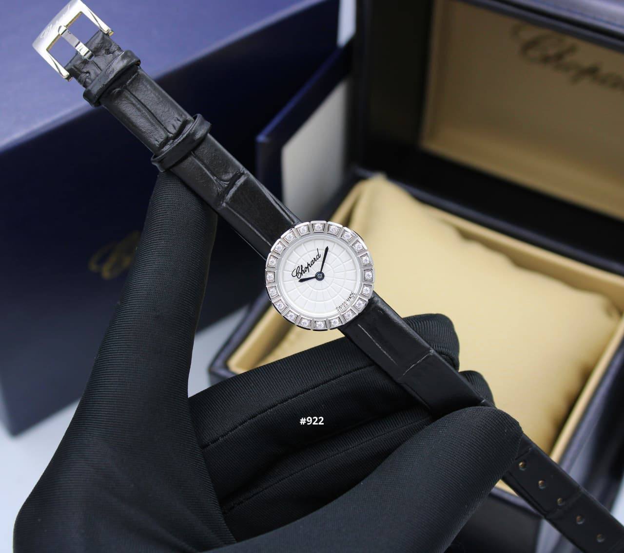 CHOPARD FOR WOMEN BATTERY 25mm

280 dhs✅

Zain58
♥️♥️♥️