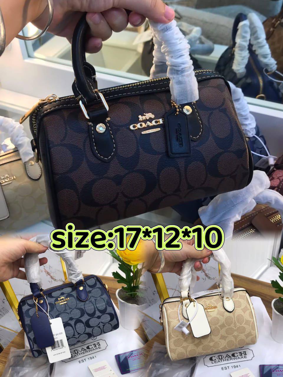 Coach
95 dhs✅
Size：17*12*10

Zain07
♥️♥️♥️
