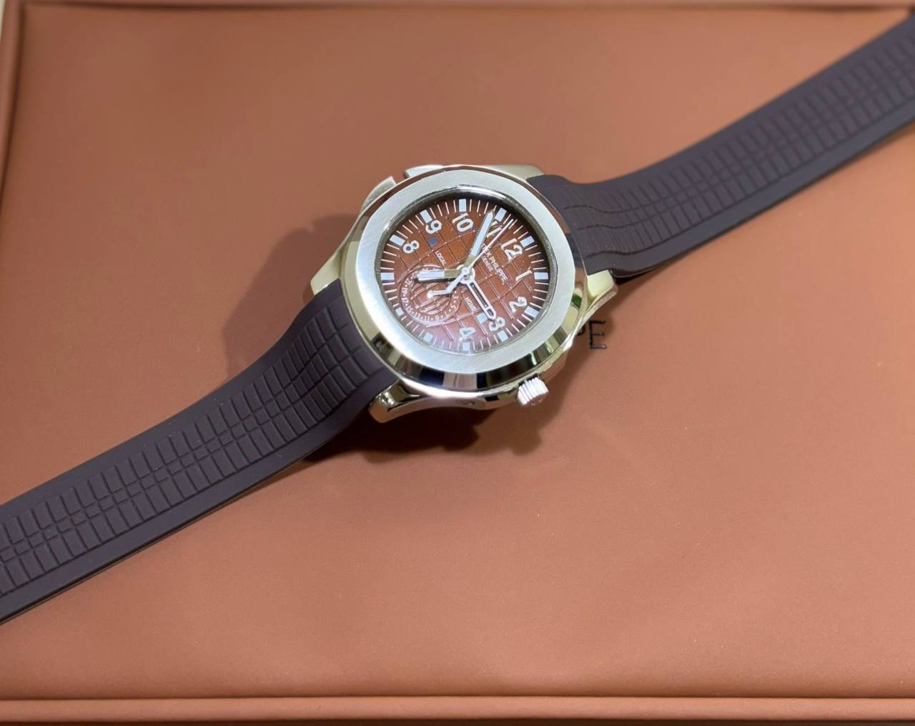 PETEK PHILIPPE
_*MEN *_
_MASTER QUALITY_

400 dhs🪙🌨️
___ With box
🎁🎁🎁

Zain108
♥️♥️♥️