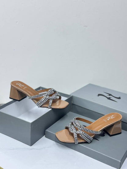 GINA 
size 36 to 41
115 dhs💓

Zain21
♥️♥️♥️