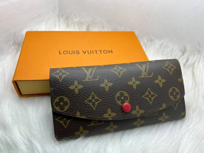 LV Wallets
45 dhs✅

Zain182
♥️♥️♥️