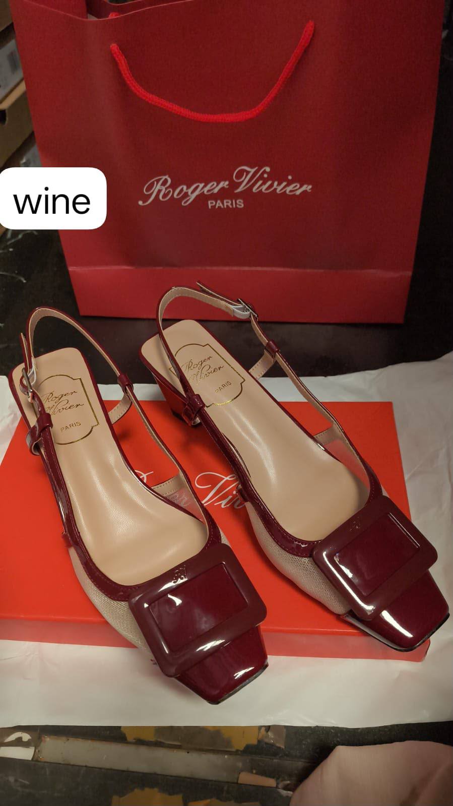 Roger Vivier

Size 36 to 41

120 dhs🇦🇪🇦🇪

Zain146
♥️♥️♥️