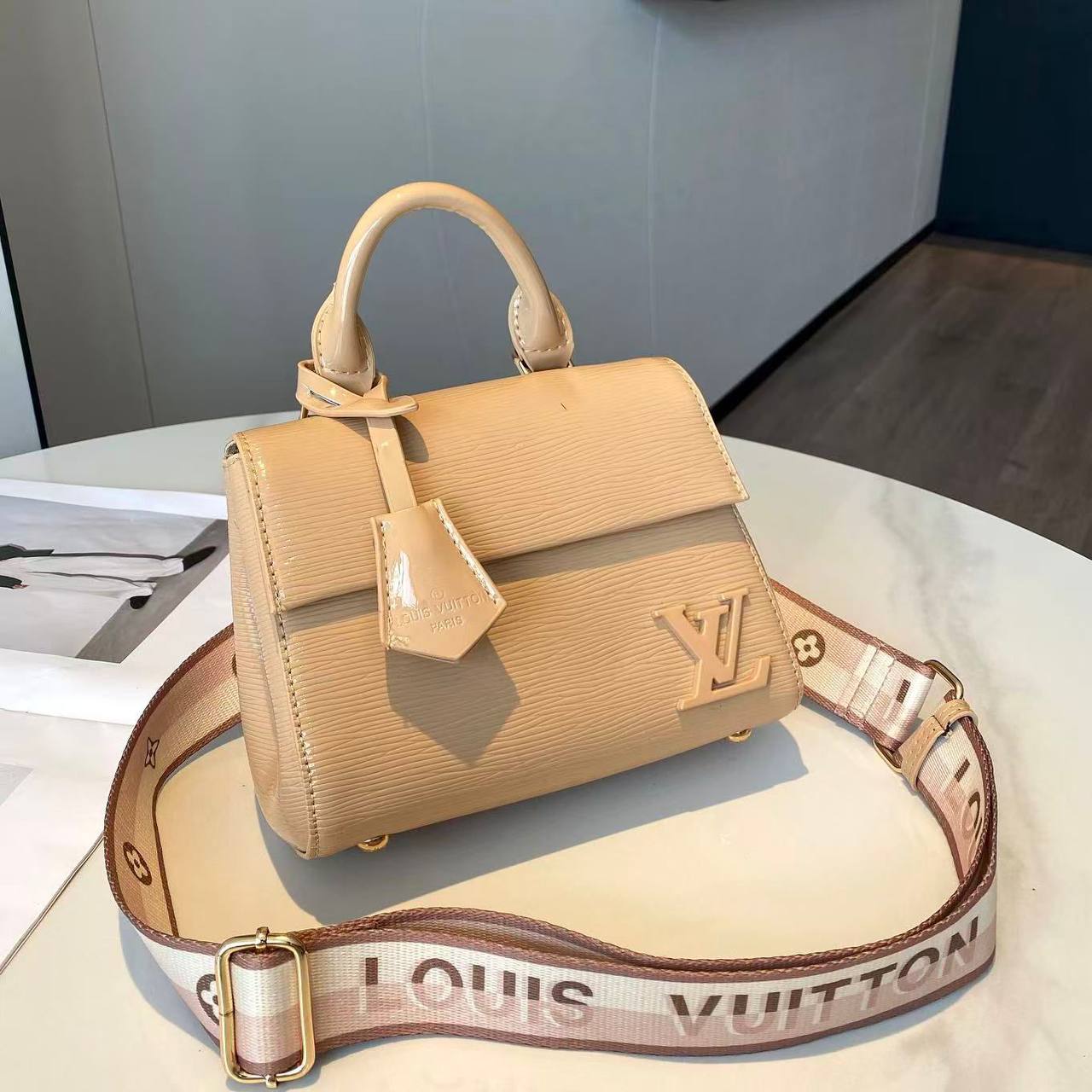 LV
with box
🎁🎁🎁

110 dhs🪙

Zain143
♥️♥️♥️