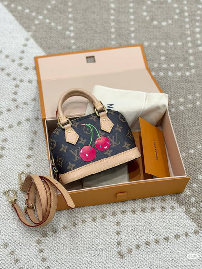 LV
Mini
Master 
220 dhs❤️

Zain10
♥️♥️♥️