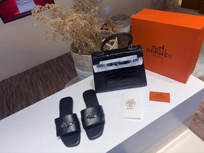Hermes Set
Size 36-41
Full Set 190 dhs💓

Slipper 100 dhs💓
Bag 110 dhs💓

Zain132
Zain136
♥️♥️♥️