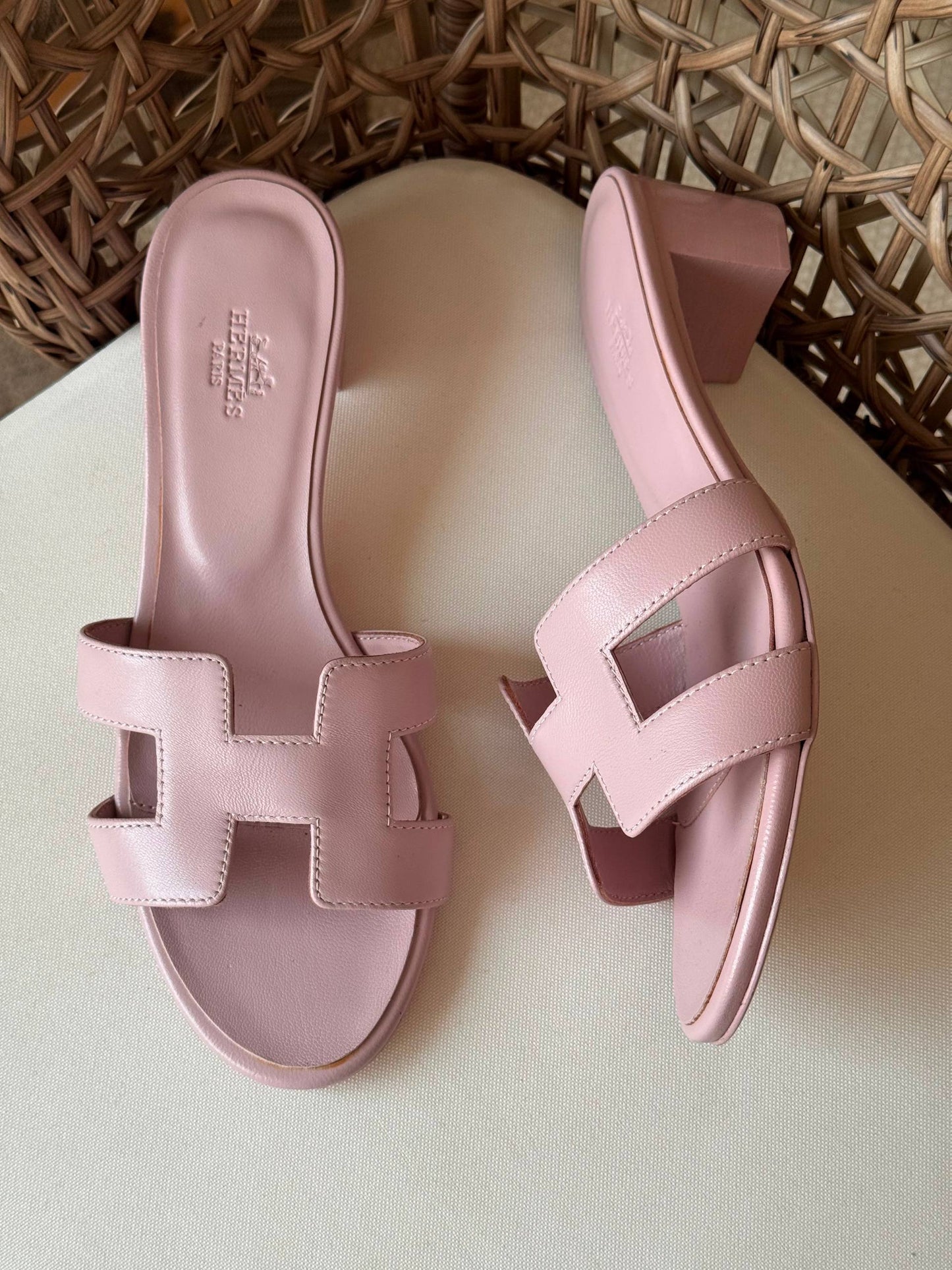 HERMES  
✨ Collection
👠 36–41
💎 Premium Quality
🔥 Super Master
450 dhs✅

Zain198
♥️♥️♥️