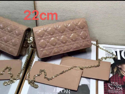 DIOR 

95 dhs🌺

with box
🎁🎁🎁

Zain90