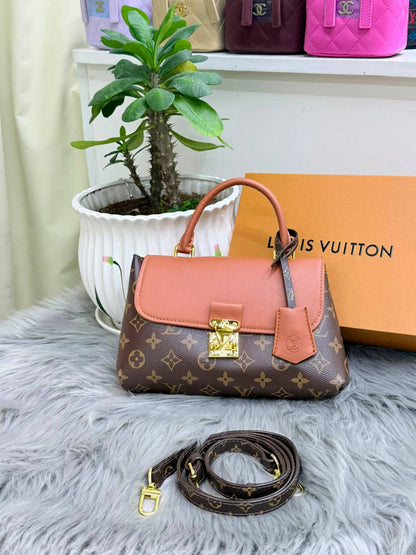 LV

SIZE  23CM 
With BOX

110 dhs🇦🇪🇦🇪

Zain51
♥️♥️♥️