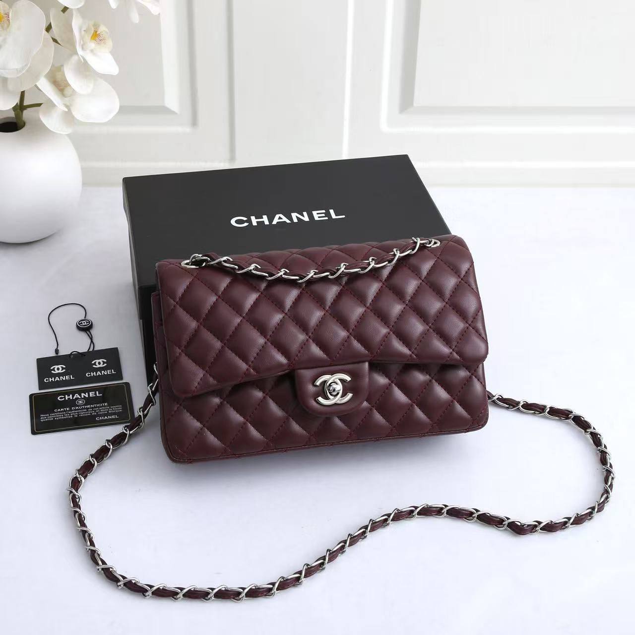 Chanel
110 dhs🌺

Zain143
♥️♥️♥️