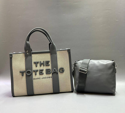 MARC JACOBS 
THE TOTE BAG 
GOOD QUALITY 
120 dhs✅

Zain39
♥️♥️♥️