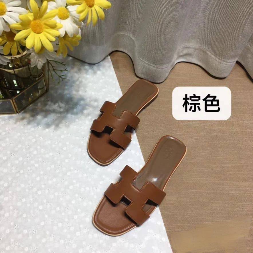 NEW CAME 
HERMES 
GOOD QUALITY 
85 dhs🪙💕
Size 36 TO 41

Zain40
♥️♥️♥️