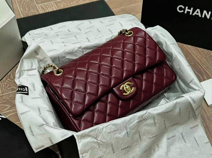 CHANEL

 NEW CAME 

HIGH QUALITY  

WITH  BOX  

150 DHS…🇦🇪🇦🇪
Zain295
♥️♥️♥️