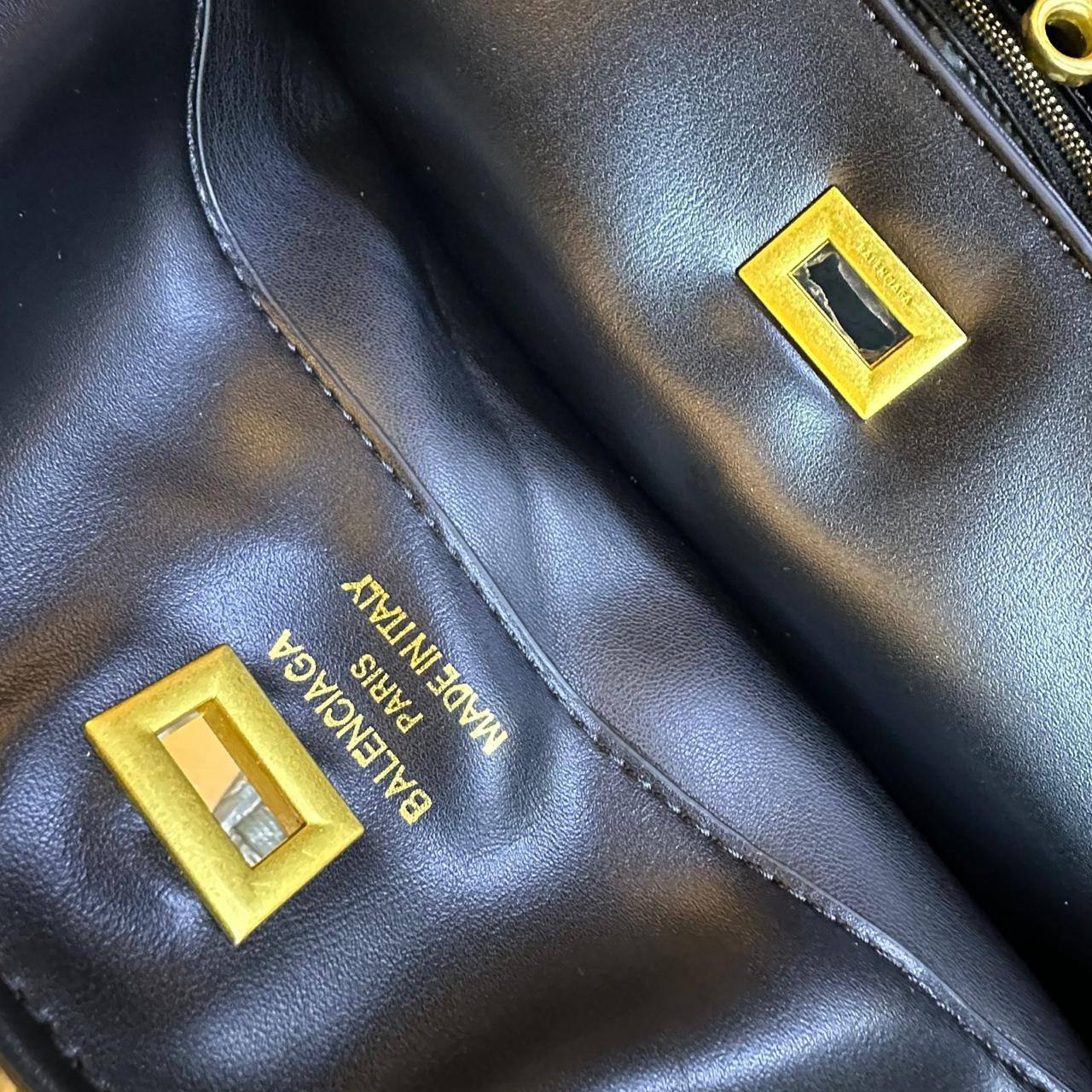 BALENCIAGA COPY ONE NEW CAME 
160 dhs🇦🇪🇦🇪

Zain295
♥️♥️♥️
