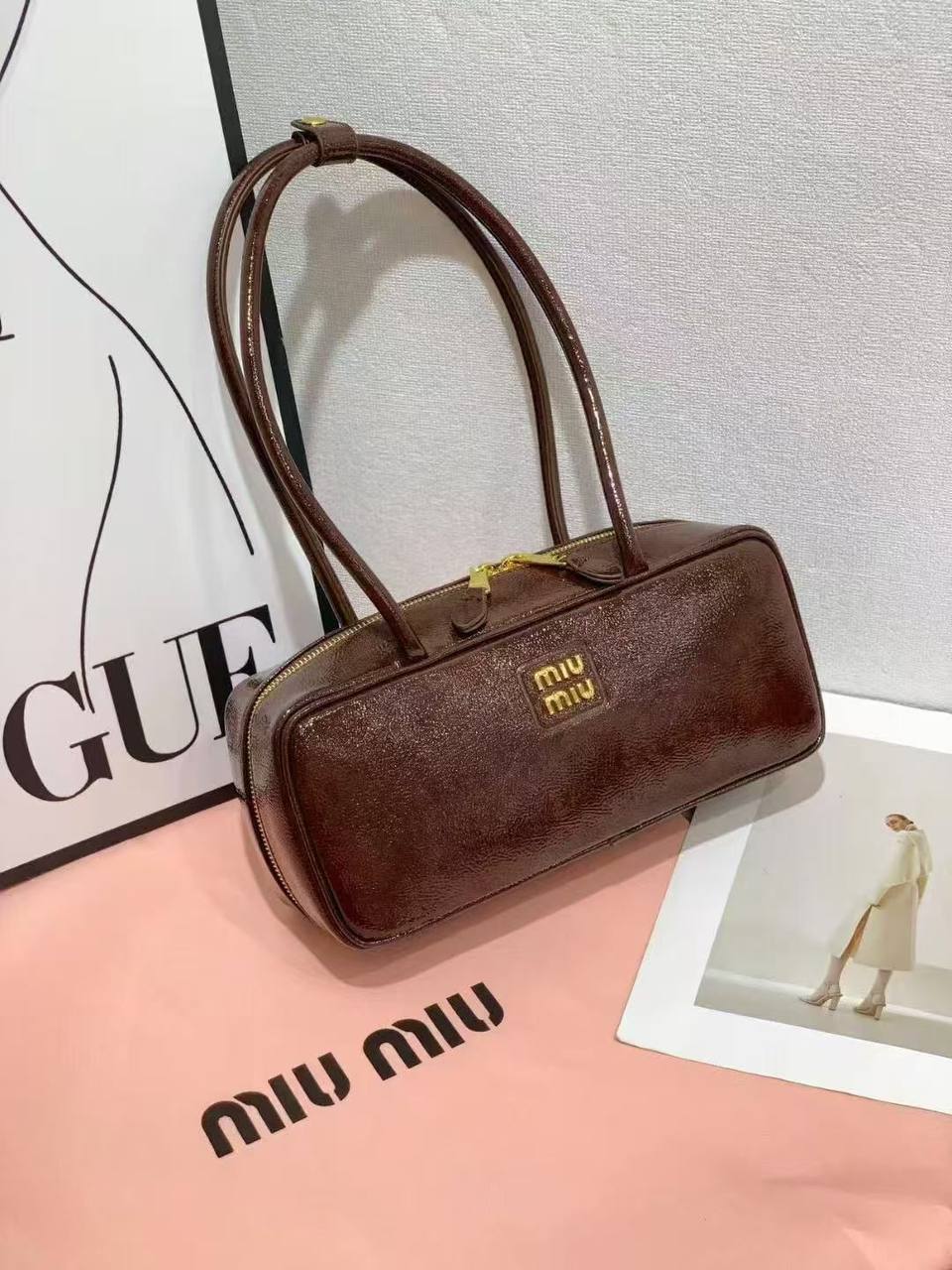 Miu Miu
Good  QUALITY 
SIZE：29*9*12.5cm
100 dhs💓

Zain04
♥️♥️♥️