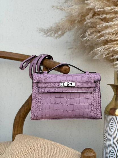 HERMES
22cm
380 dhs🪙🌨️
Top quality 
With box🎁

Zain167
♥️♥️♥️
