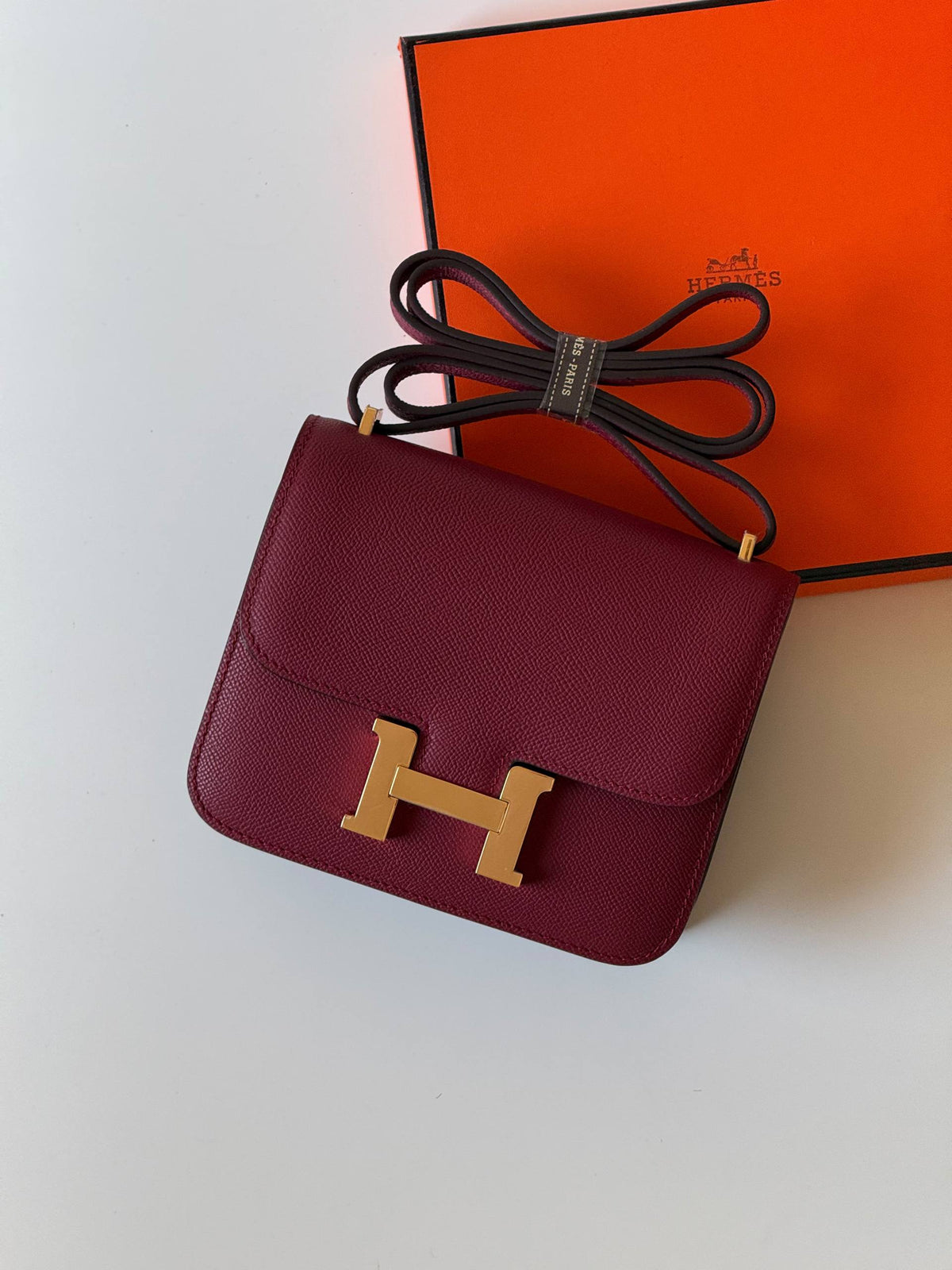 Hermes 

constance 19cm 💕

Master quality😍
with box❤️
340 dhs🇦🇪🇦🇪

Zain52
♥️♥️♥️